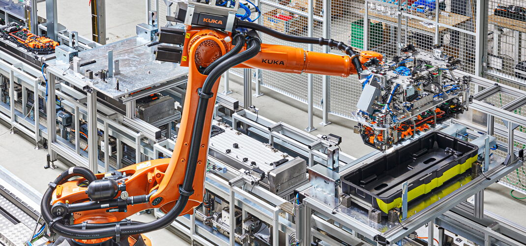 Robot handling in automated production